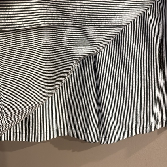 Jones New York women’s Black and White Striped skorts textured cotton size 10 - Picture 2 of 13